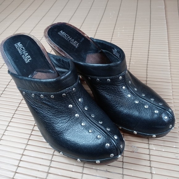 Michael Kors women's black leather 4" heel wood platform mule. Silver studs. Sz - Picture 2 of 10